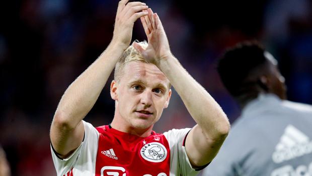 Van de Beek: «Hay muchas opciones de que siga en el Ajax»