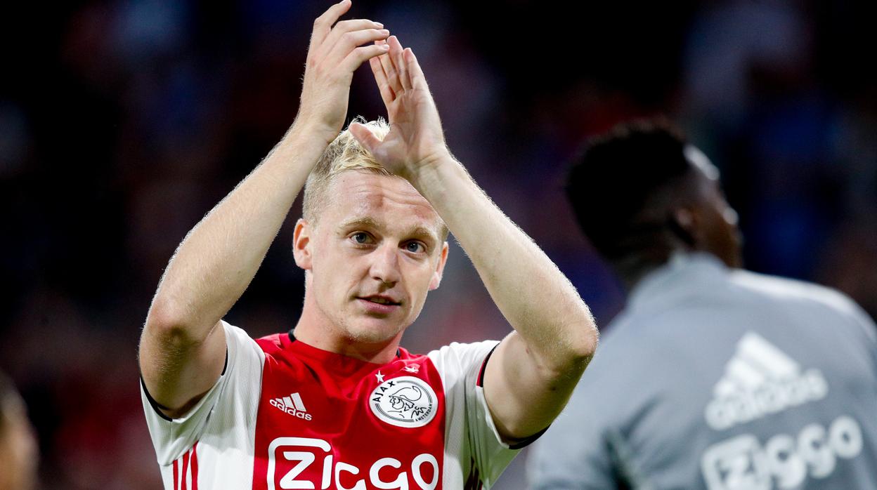 Van de Beek: «Hay muchas opciones de que siga en el Ajax»