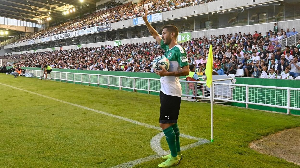 El Málaga se sobrepone a las bajas y amarga el regreso del Racing