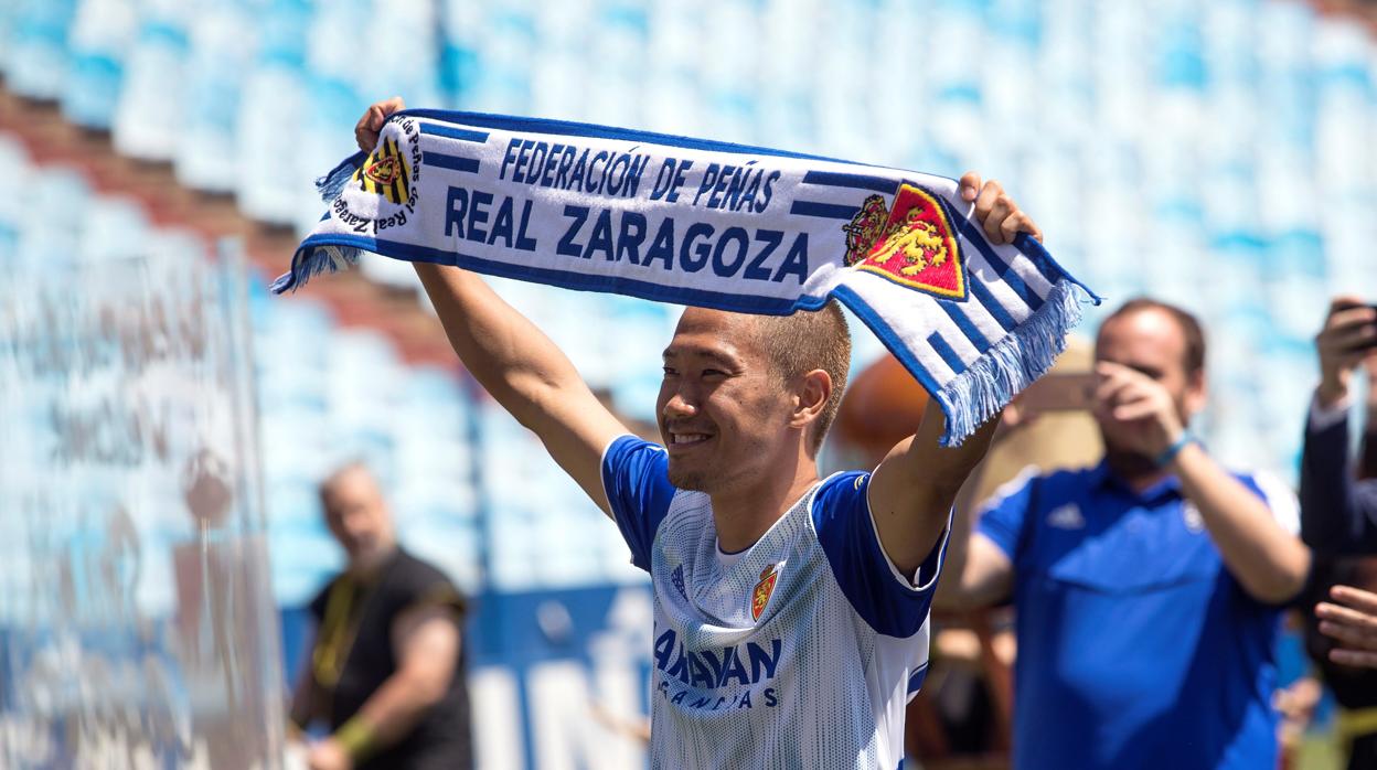 Kagawa, durante su presentación como jugador del Zaragoza