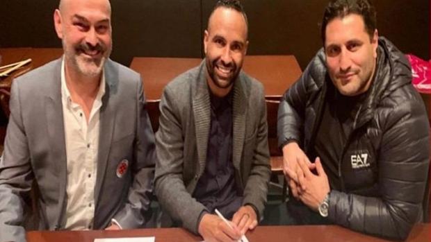 El Racing Murcia ficha a Thompson, el máximo goleador en partido de selecciones