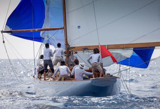 «Olympian» rompe el guión en la primera jornada de la XVI Copa del Rey de Barcos de Época