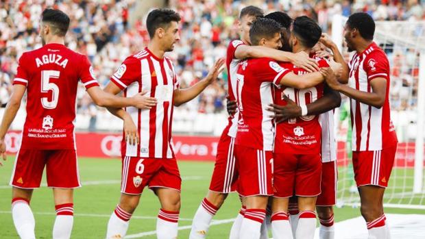 El Almería derrota al Huesca con un gol de Gassama