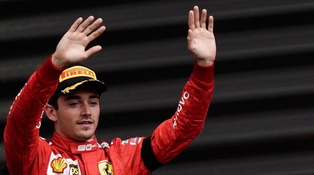 Leclerc consigue el primer triunfo para Ferrari este año