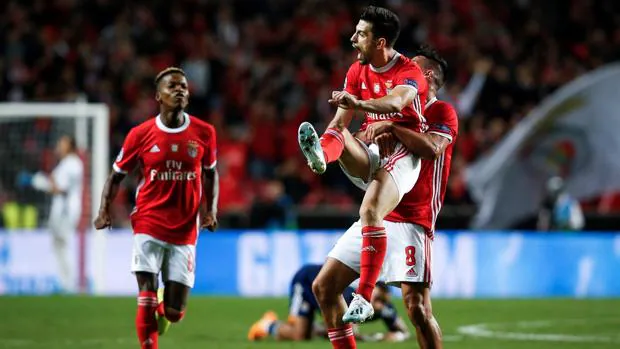 El Benfica vence al Lyon y sigue vivo