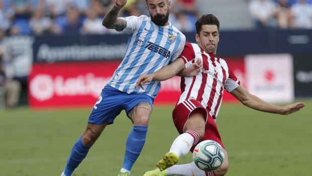 El Almería hurga en la herida del Málaga