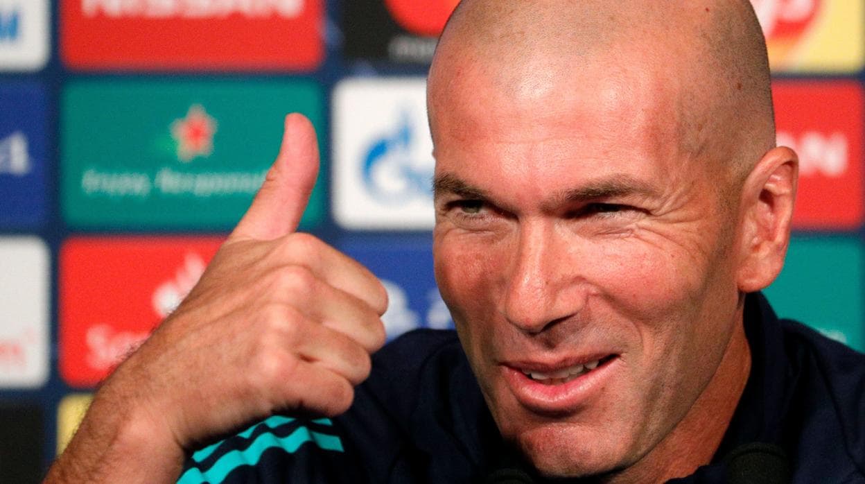 Zidane: «A Benzema lo quiero siempre en mi equipo»