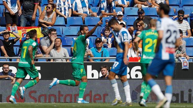 La Real Sociedad hunde al Espanyol