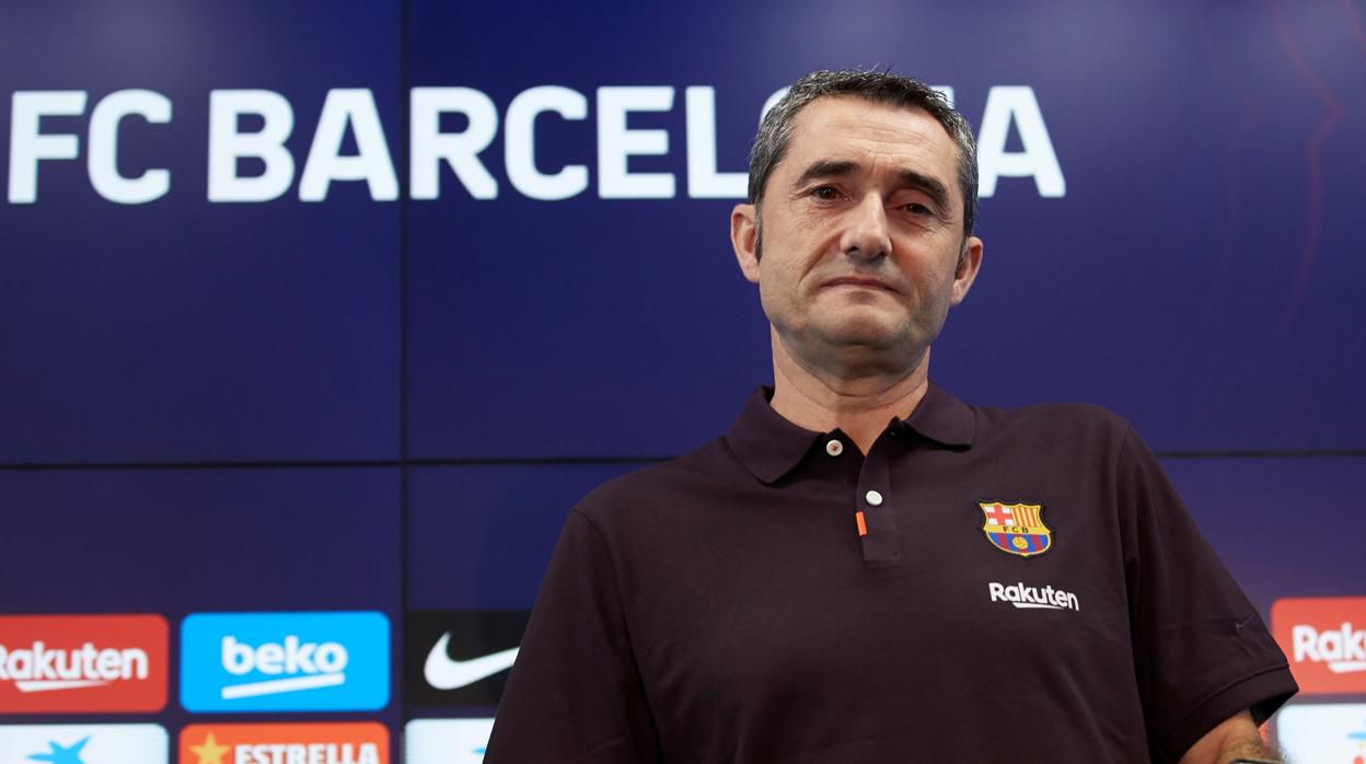 ernesto Valverde atiende a la prensa antes de viajar a Granada