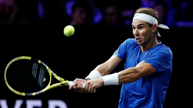 Nadal regresa con una trabajada victoria ante Raonic en la Copa Laver