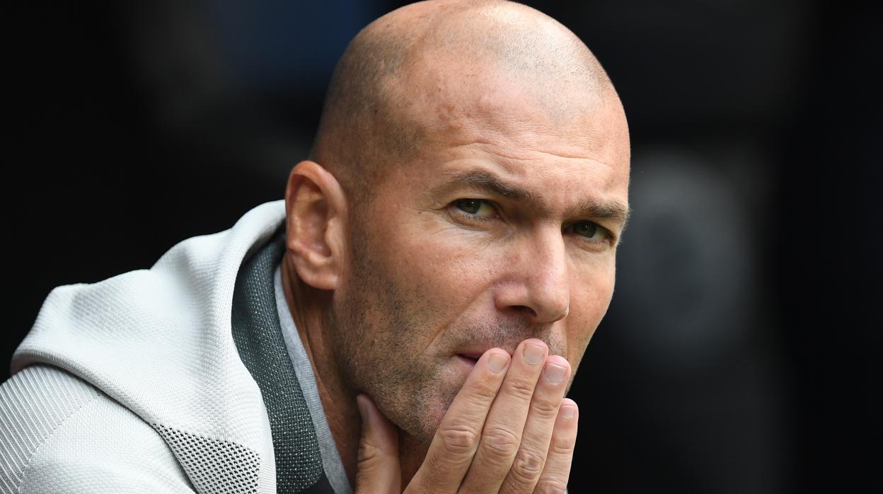 Zidane coloca doble pivote: Valverde y Casemiro