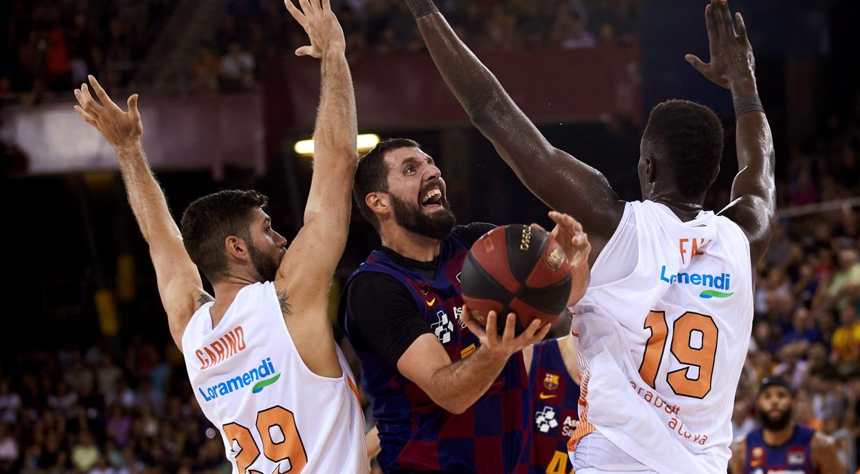 El Barça de Davies y Mirotic tira de orgullo para doblegar a Baskonia