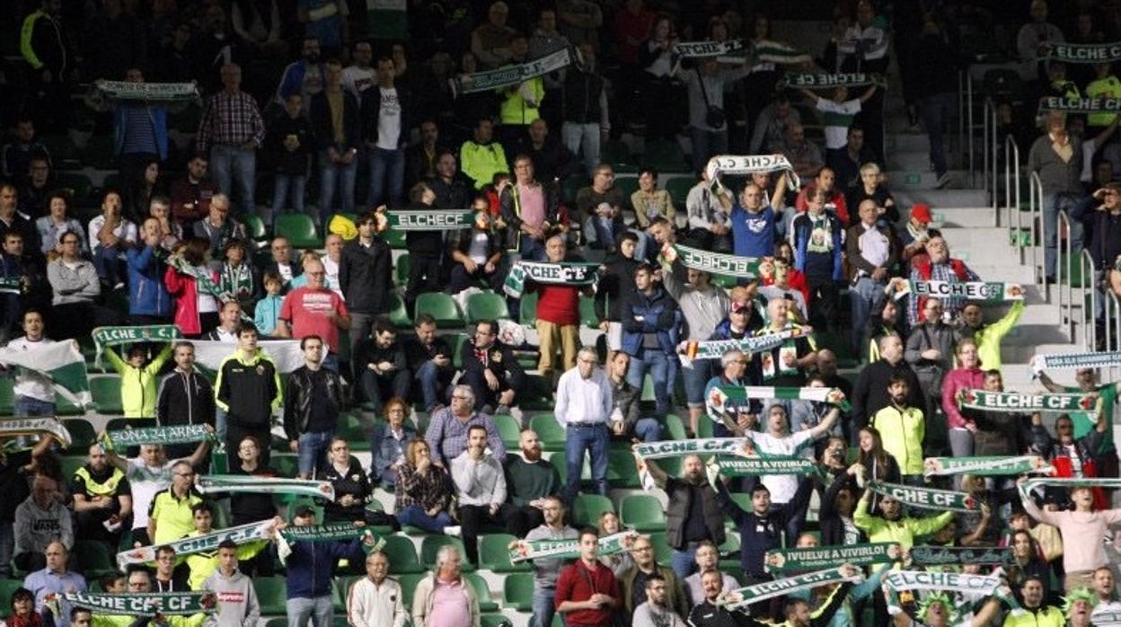 Pere Milla salva un punto para el Elche y frustra al Huesca