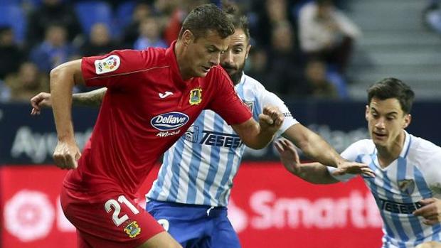 El Fuenlabrada aprovecha las carencias del Málaga