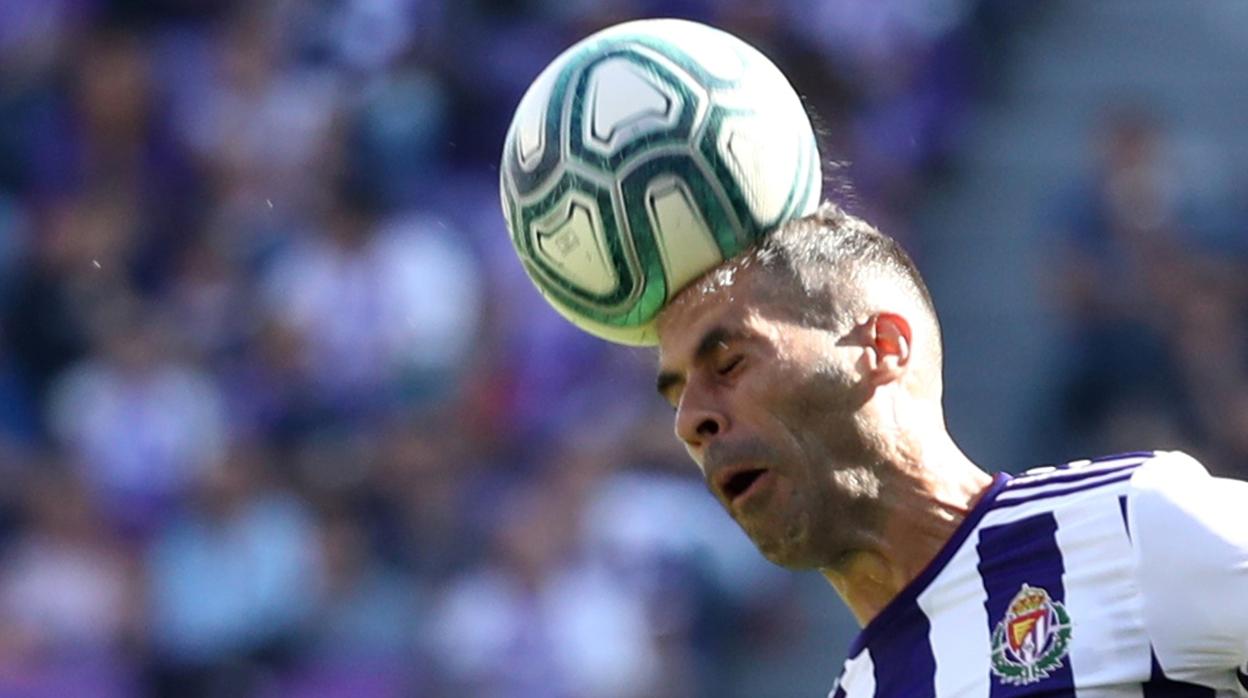 El Real Valladolid impone su dominio ante un Eibar bloqueado