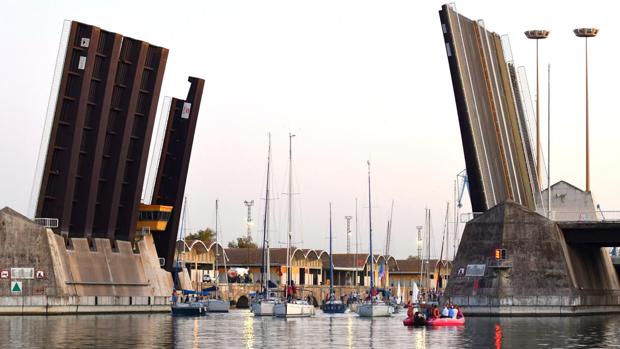 El 54º Ascenso Internacional a Vela del Guadalquivir, a la espera del viento