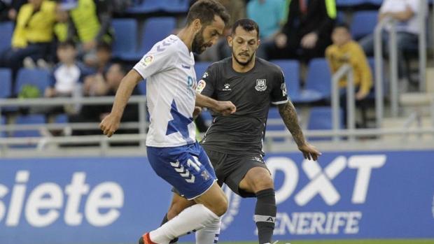 El Tenerife no sale de la crisis ante un Alcorcón que sigue fuerte fuera