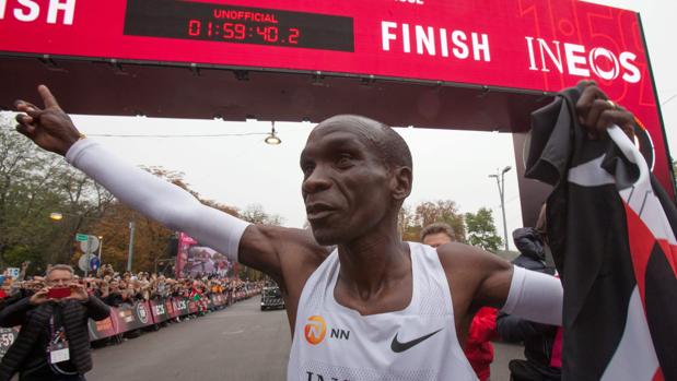 Kipchoge: «Hemos hecho historia juntos»