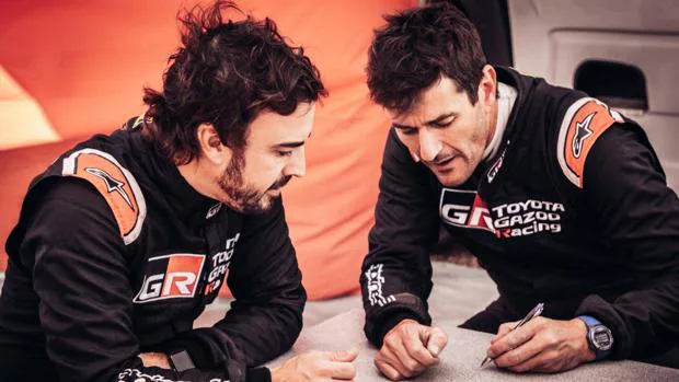 Alonso sufrió 24 pinchazos en Marruecos ¿Se equivoca llevando de copiloto a Marc Coma?