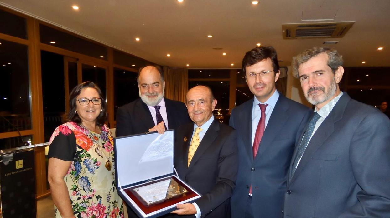 Carmen Basarán (presidente Del Real Club de Monteros); Ignacio Ruiz-Gallardón (presidente de la Cofradía Culminum Magister); José Madrazo (premio Weatherby 2019); Luis de la Peña (presidente de la delegacion española del Consejo Internacional de la Caza); y Laureano de las Cuevas (en nombre del capítulo español del Safari Club Internacional)