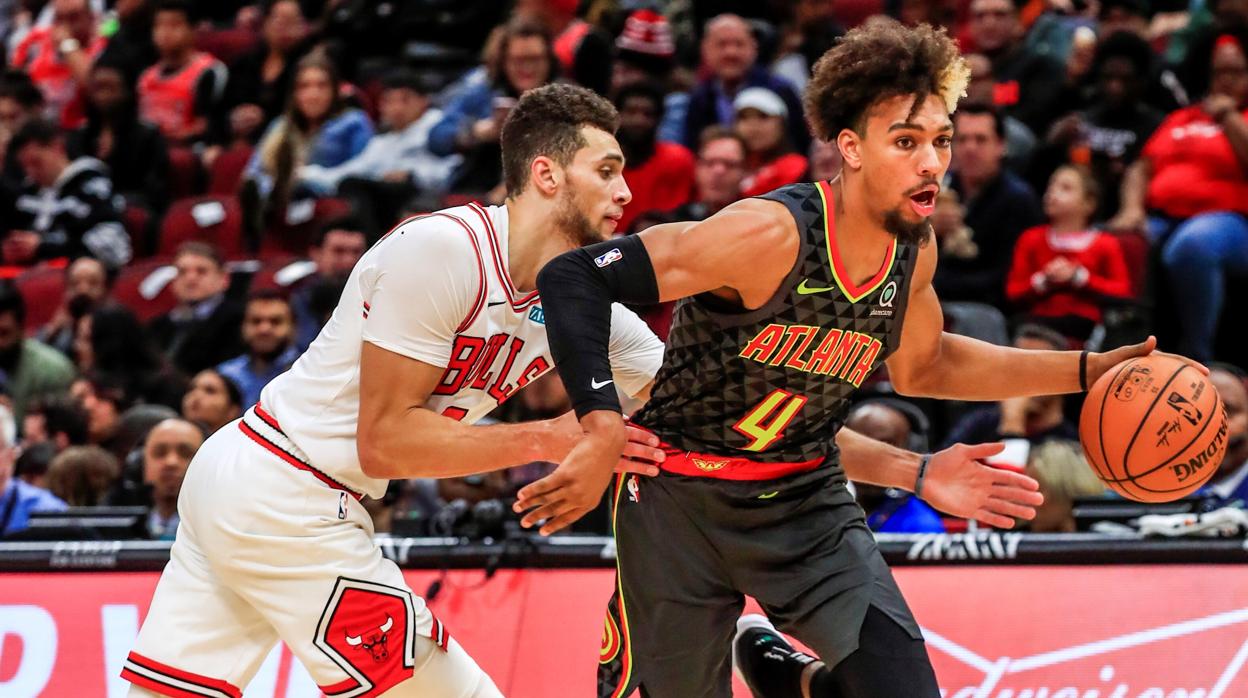 Un partido de la pretemporada entre los Chicago y los Atlanta Hawks