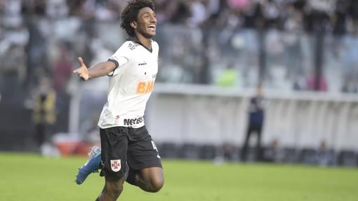 Talles Magno celebra un gol con el vasco da Gama