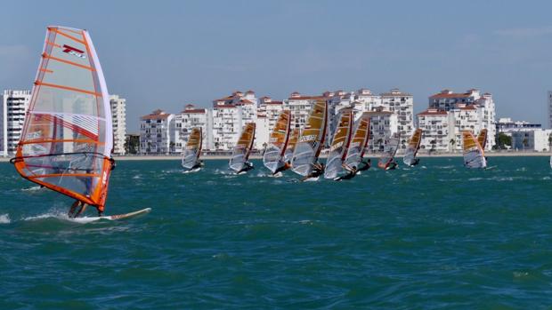 El italiano Davide Antognoli y el francés Victor Gaubert, primeros líderes
