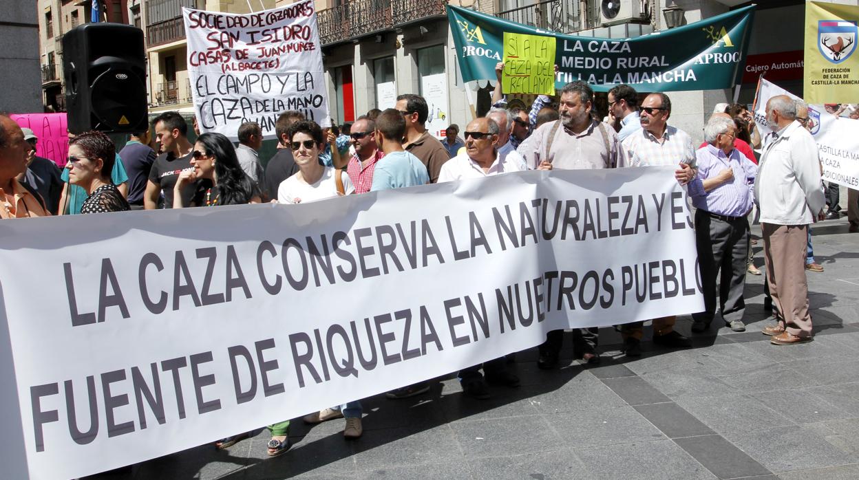 Una de las manifestaciones del colectivo cinegético y rural en defensa de la caza