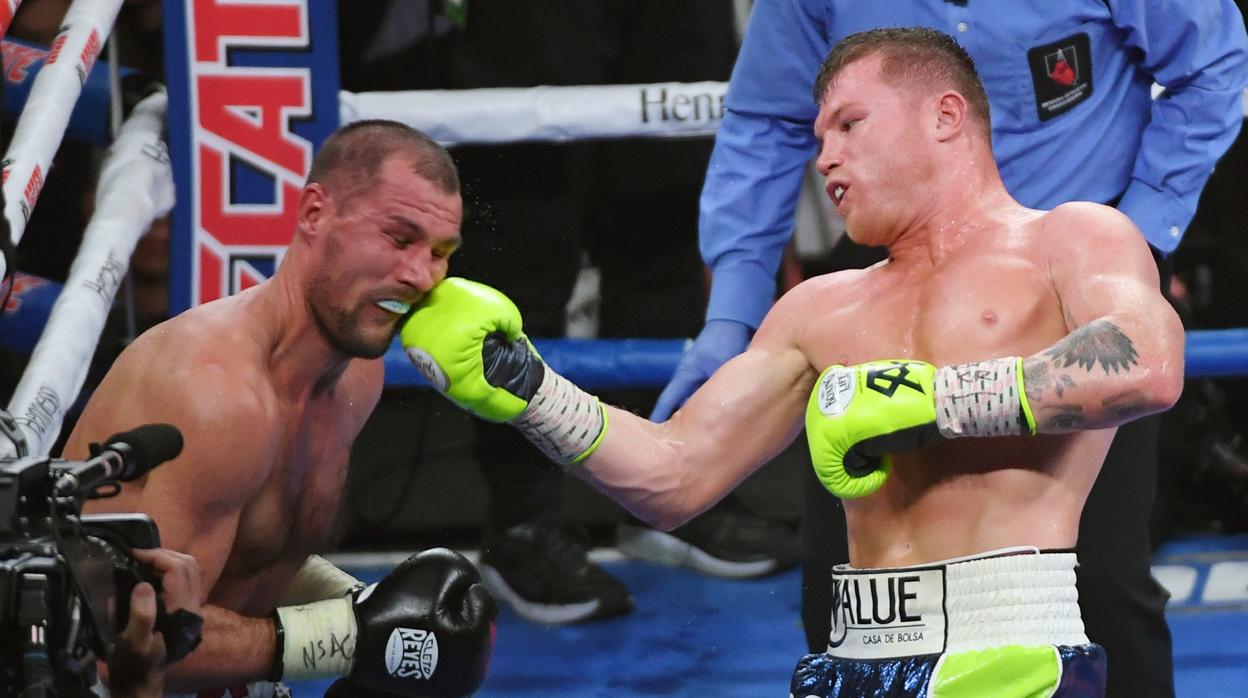 Canelo Álvarez, un rey discutido