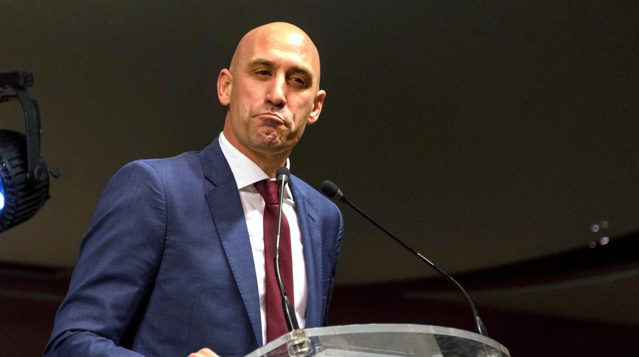 Luis Rubiales reivindica el nuevo VAR pese a las críticas