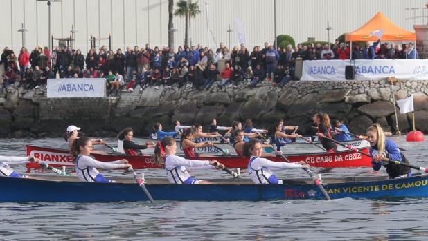 «Tirán», vencedor absoluto de la Copa de Galicia de remo