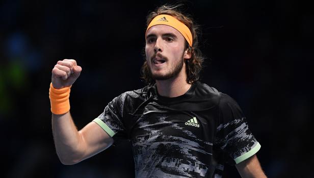 Tsitsipas fulmina a Federer y se mete en la gran final