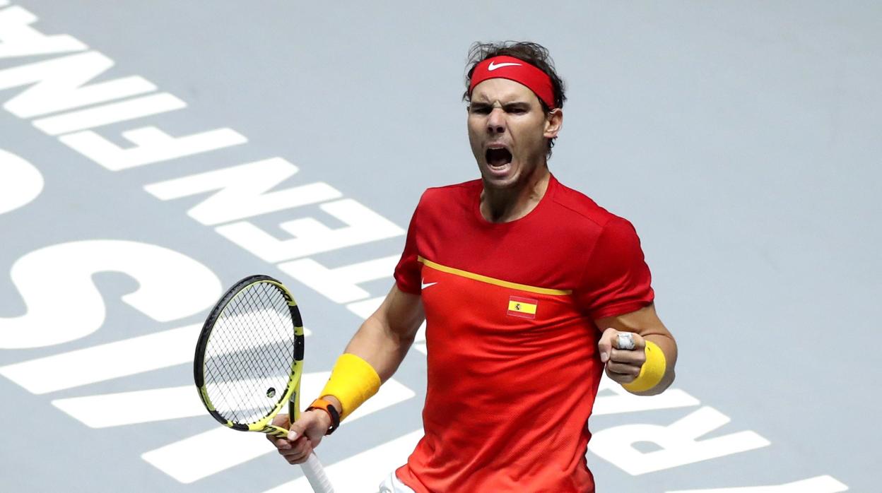 Nadal arrolla a Evans y vuelve a salvar a España