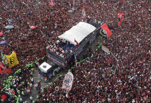 La violencia enturbia la multitudinaria celebración del Flamengo