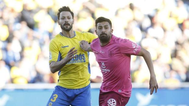 Las Palmas, impotente ante un rival con diez