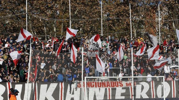 Cuando la ultraderecha también habitaba en la grada de Vallecas