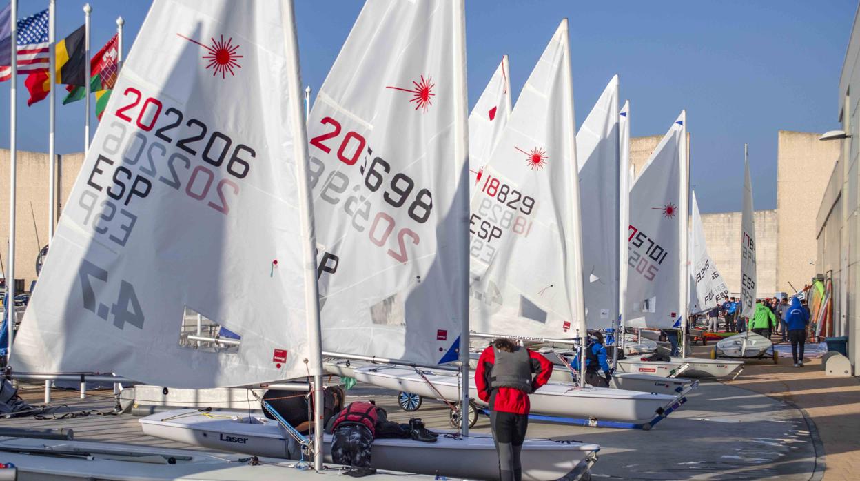 La bahía de Cádiz despide y recibe año por todo lo alto