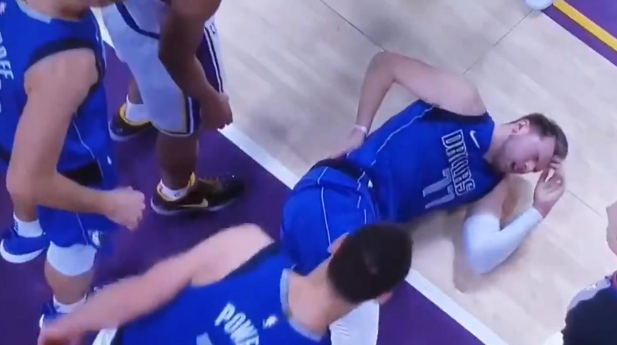 Susto en la NBA tras una mala caída de Doncic