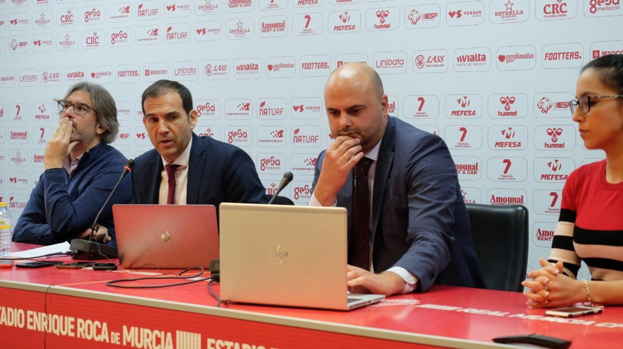 Rueda de prensa en la que se ha informado de la situación económica del Real Murcia