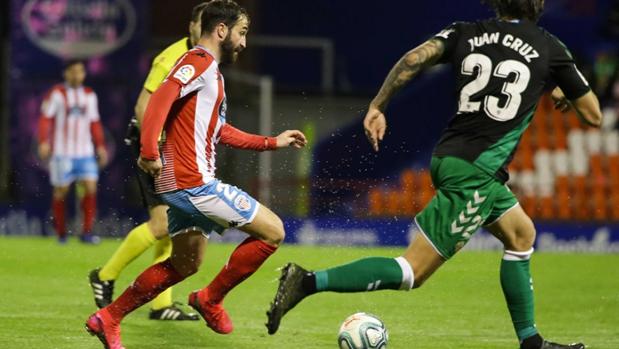 Dos goles de Nino en dos minutos dan el empate al Elche