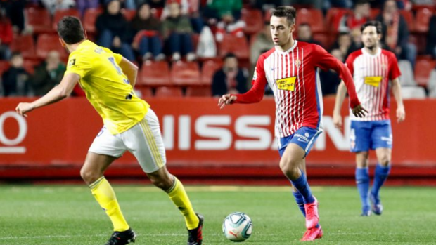 El Sporting supera al Cádiz en un entretenido partido