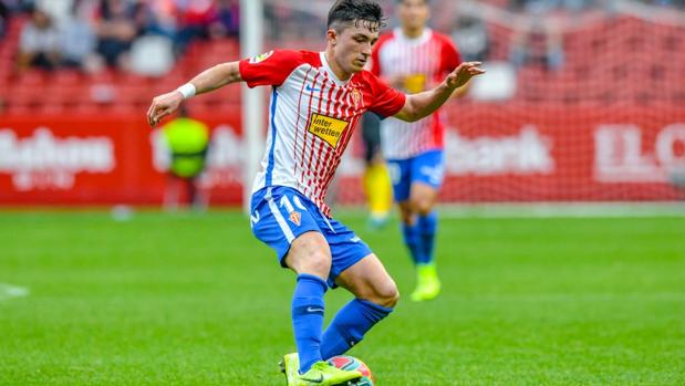 El Mirandés aprovecha sus ocasiones y saca un empate de Gijón