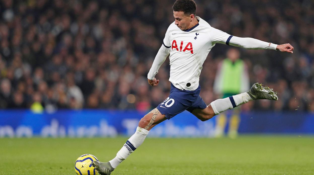 Raúl Jiménez ahoga la pólvora del Tottenham