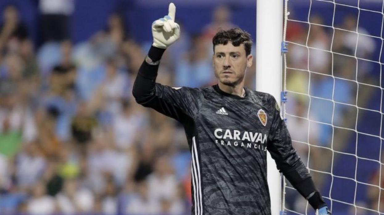 El Real Zaragoza no aprovecha el pinchazo del Almería