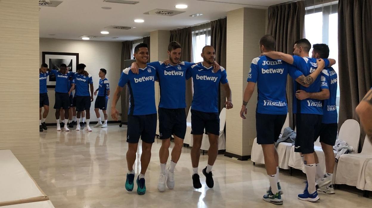 Los jugadores del Leganés en su hotel de concentración en Valladolid