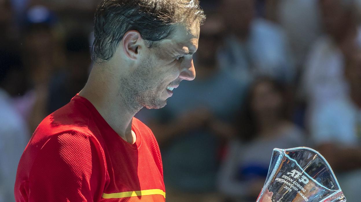 Nadal, con el trofeo al «fair play»