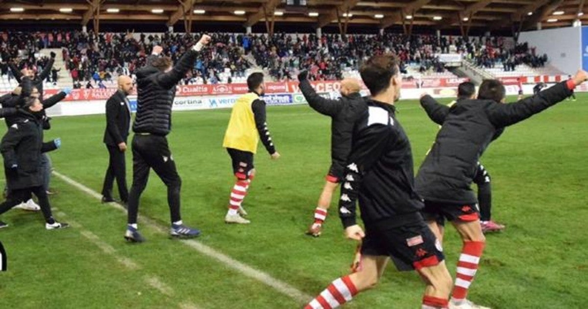 Los jugadores del Zamora, rival del Real Mallorca en la Copa del Rey, celebran un gol