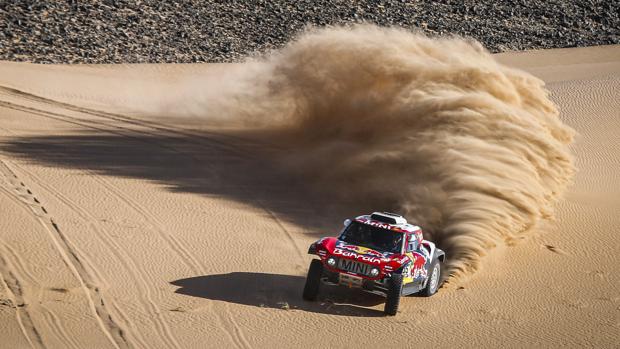 Carlos Sainz salva el liderato por 24 segundos