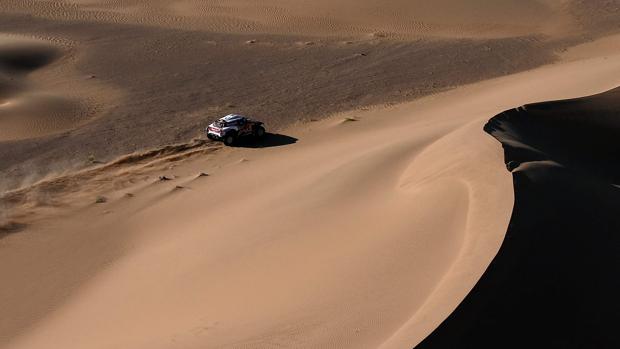 Clasificación del Dakar tras el golpe en la mesa de Carlos Sainz en la décima etapa