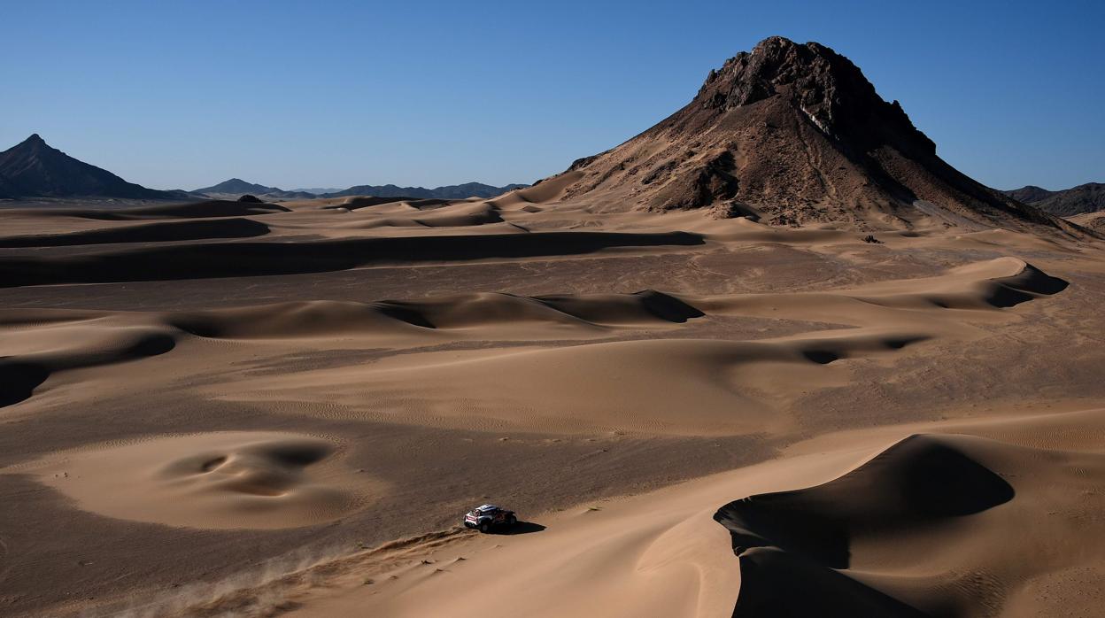 Clasificación del Dakar tras el golpe en la mesa de Carlos Sainz en la décima etapa